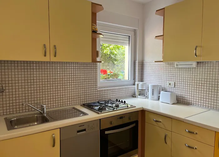 Lora Апартаменты *