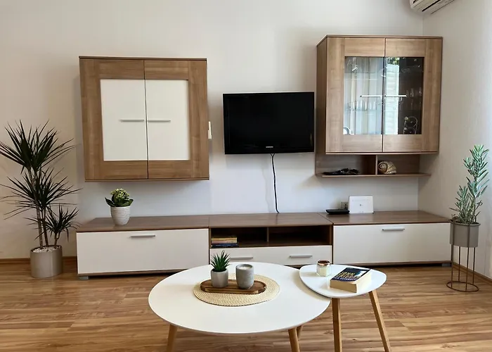 Apartment Lora *