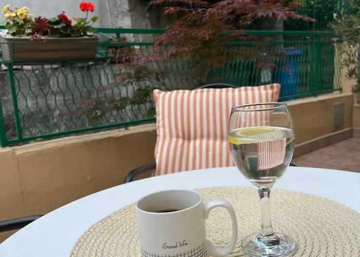 Lora Макарска