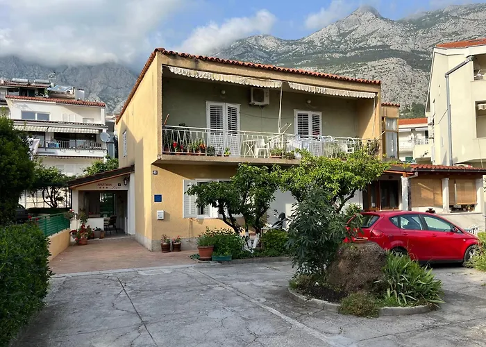 Lora * Макарска