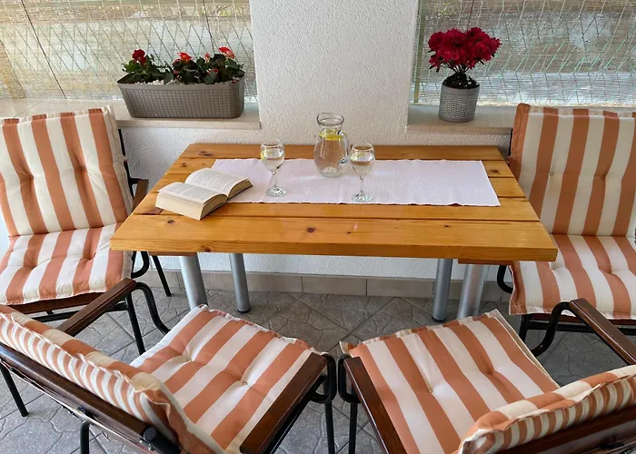 Апартаменты Lora