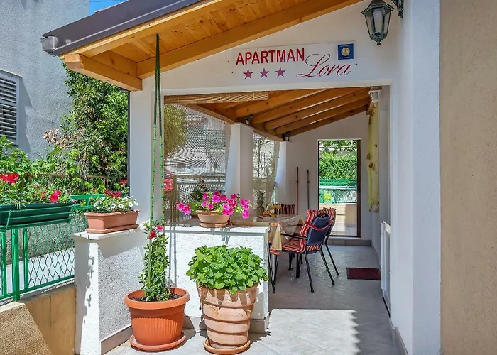 Апартаменты Lora *