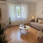 Lora Apartman