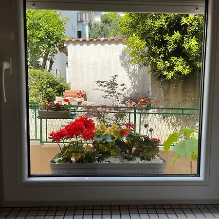 Apartman Lora *